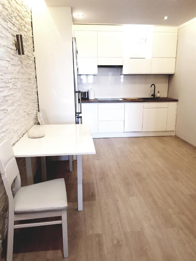 Apartament Czarlinskiego Thorn Exterior foto