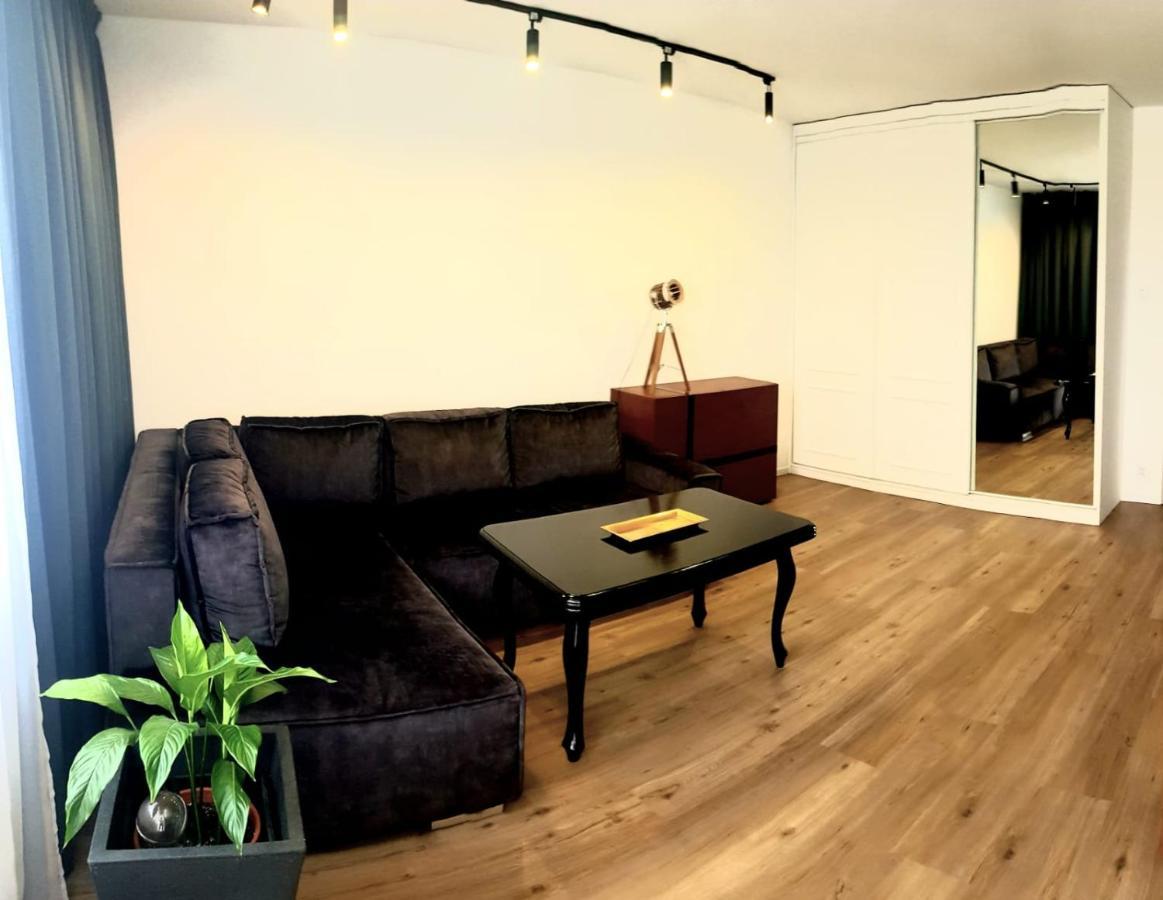 Apartament Czarlinskiego Thorn Exterior foto